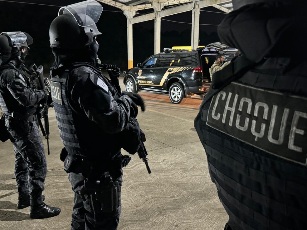Polícia realizou prisão de três homens neste sábado (22) — Foto: Divulgação/Polícia Federal