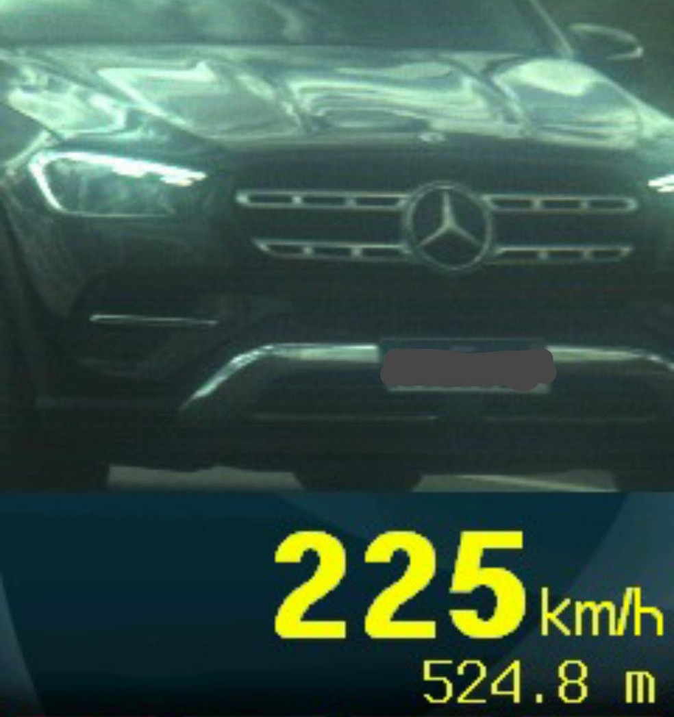 Carro estava a 225 km/h na BR-101 no RN — Foto: Divulgação/PRF