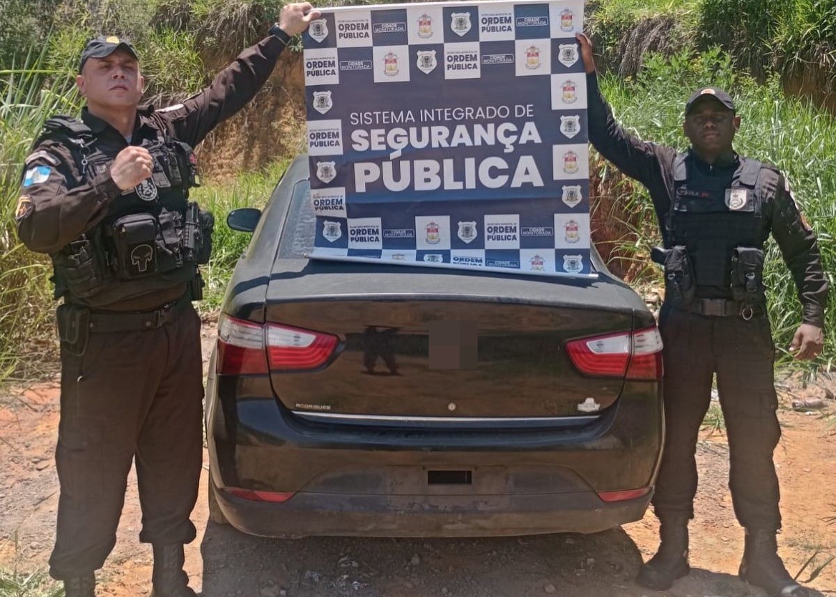 Carro roubado de motorista de aplicativo é recuperado em Volta Redonda