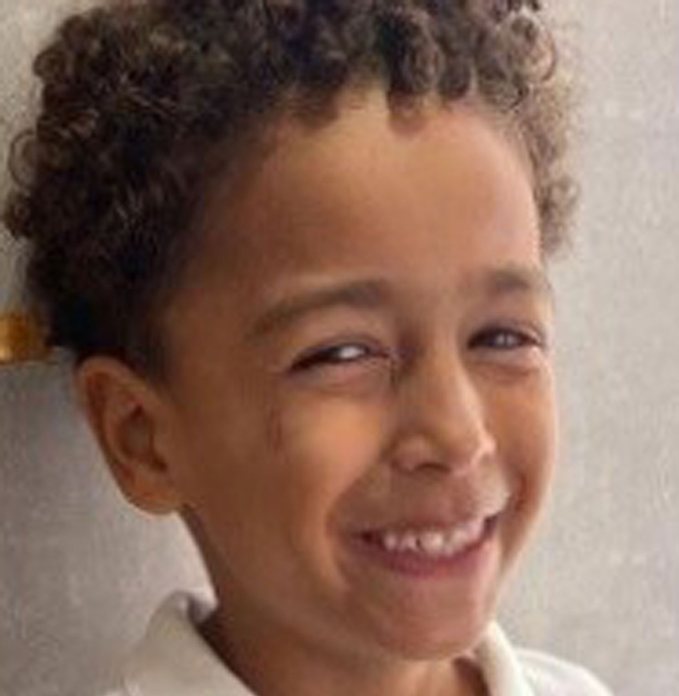 Edson Davi da Silva Almeida, de 6 anos, desapareceu na praia da Barra da Tijuca — Foto: Reprodução