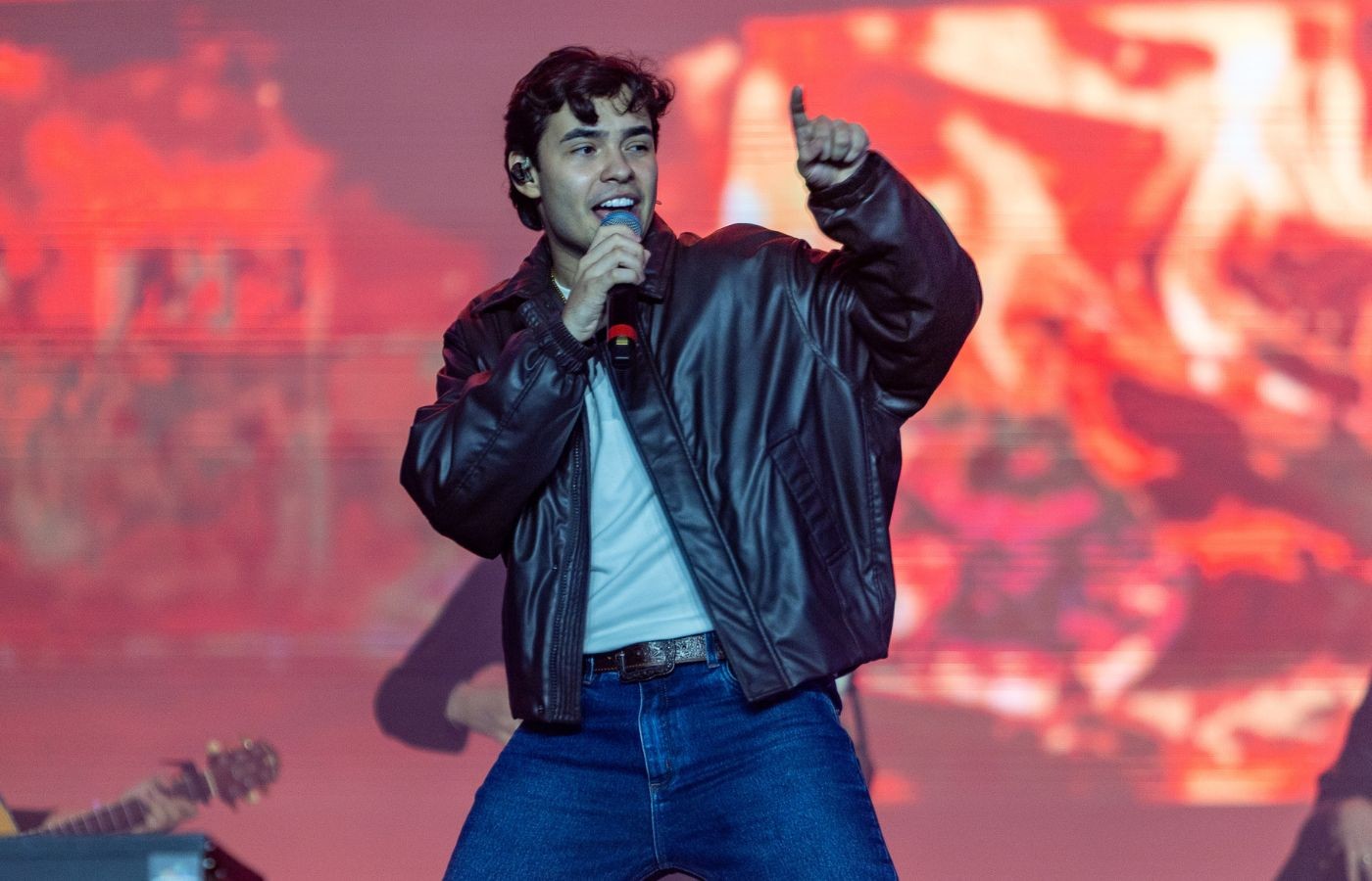 Filho de José Rico, Sami grava 1º clipe autoral e aposta em projeto sobre fases do amor