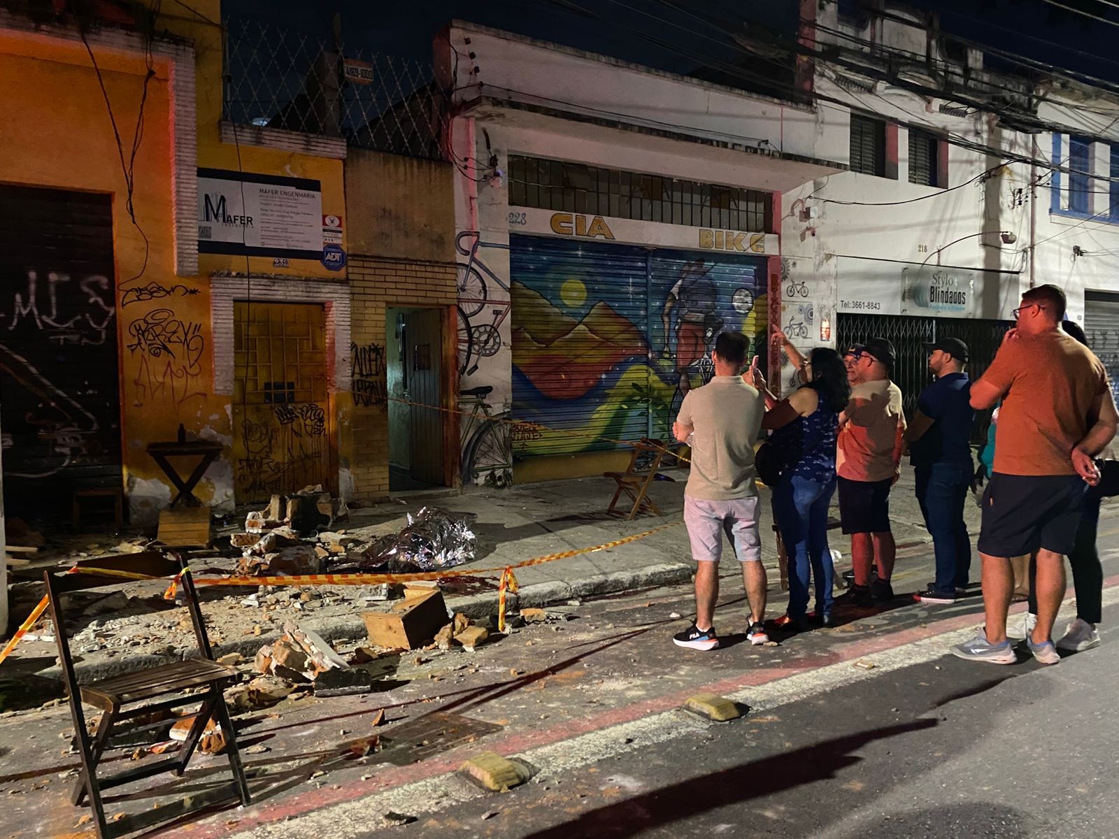 Uma pessoa morre após queda parcial de fachada de imóvel na Santa Cecília, Centro de SP