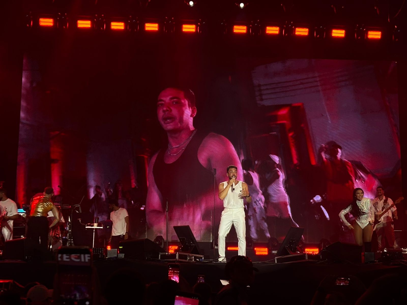 Orla do Recife recebe 2026 ao som de 
Wesley Safadão e 10 minutos de queima de fogos de artifício