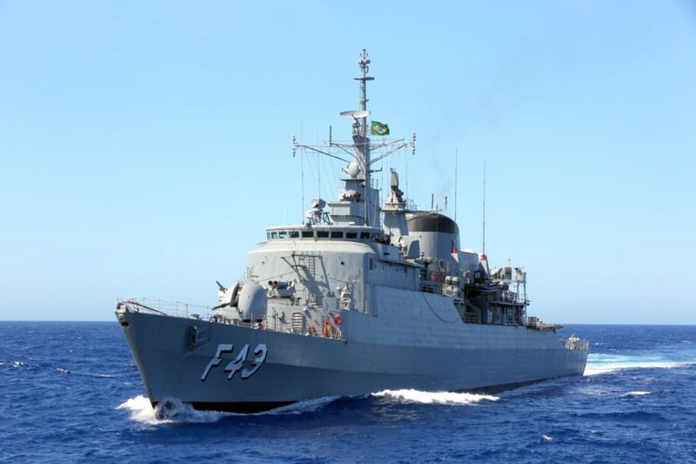 Marinha disponibiliza telefones para denúncias — Foto: Marinha do Brasil via BBC