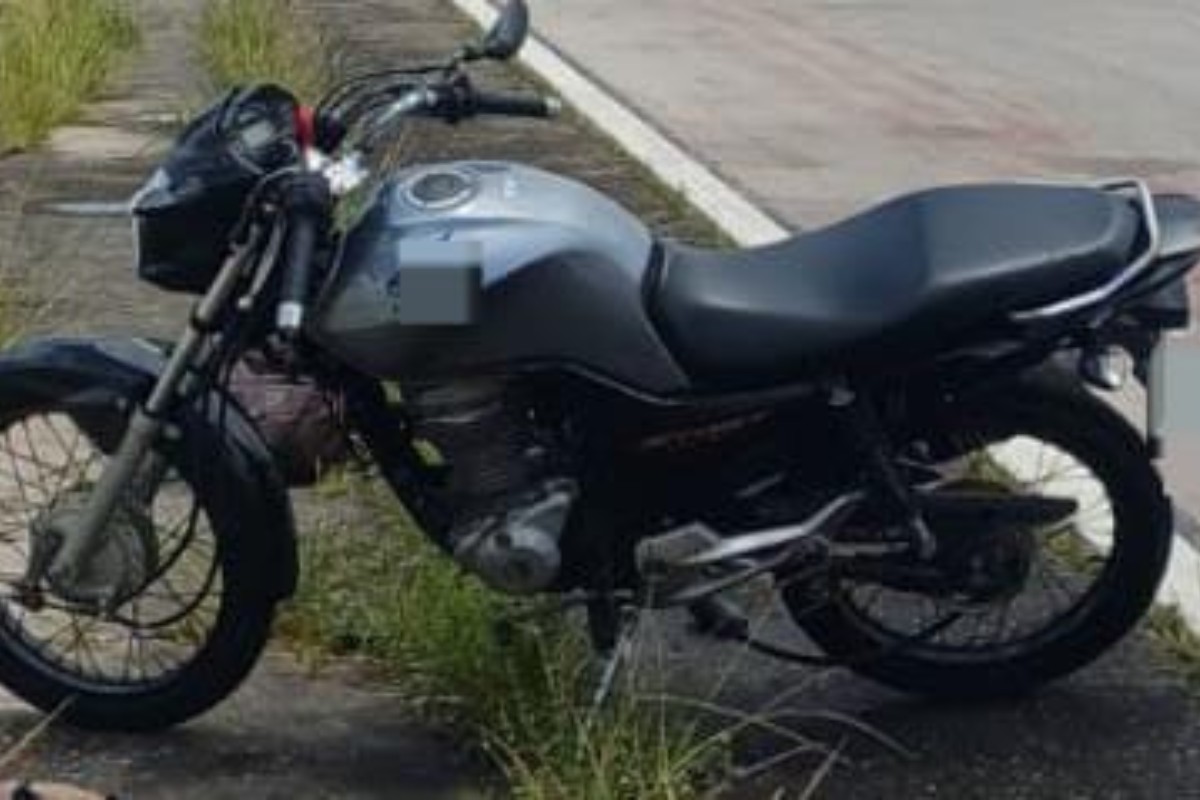 Motociclista colide em cachorro, cai e fica ferido na BR-232, em Bezerros