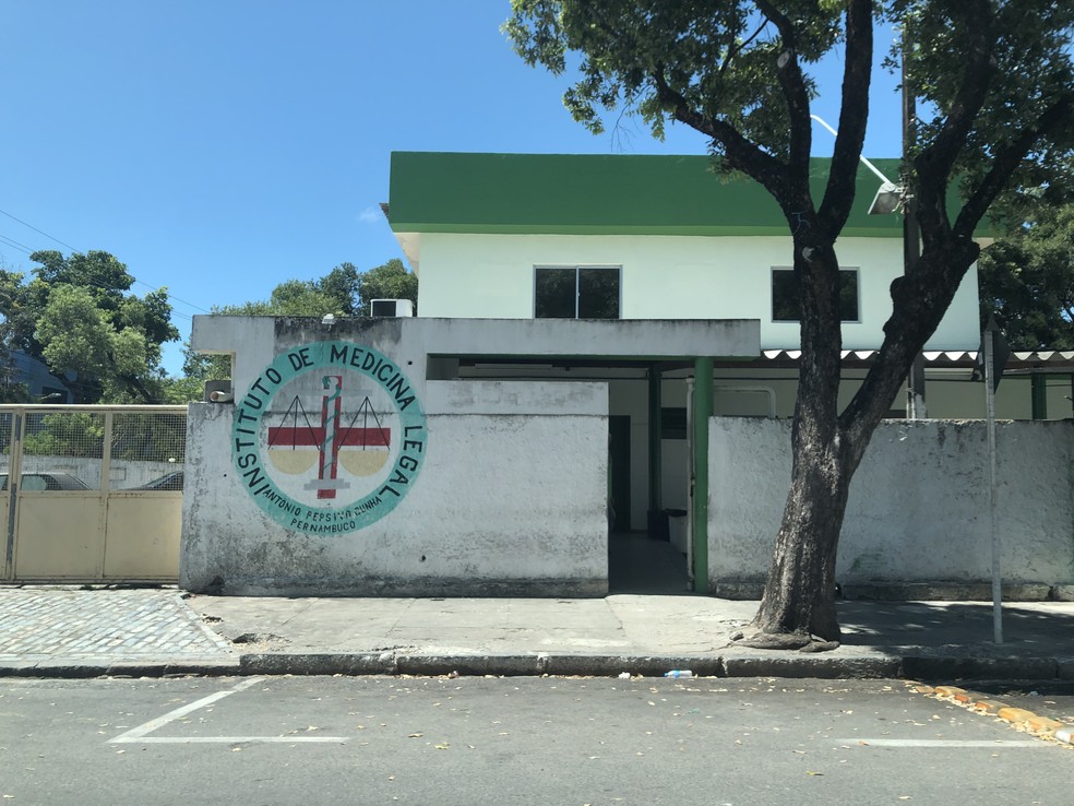 Instituto de Medicina Legal (IML) fica no bairro de Santo Amaro, no Centro do Recife — Foto: Pedro Alves/g1