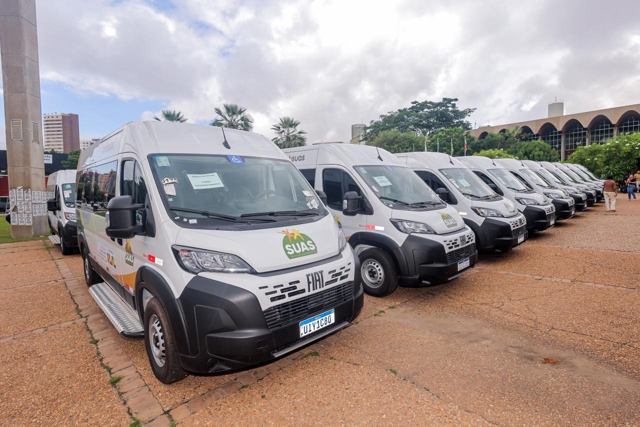 Piauí: Mais 53 municípios recebem vans para levar assistência social ao interior