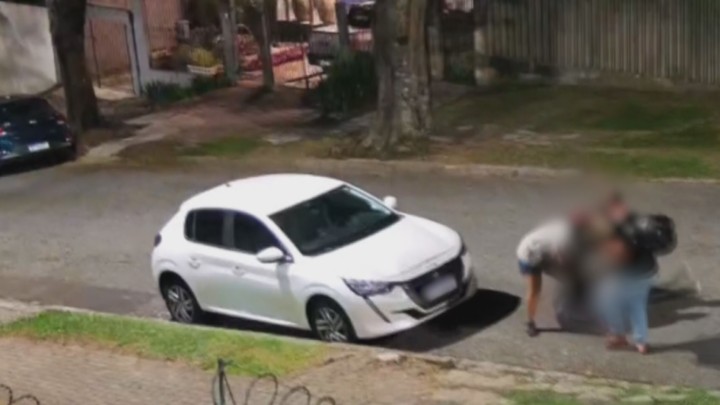 Jovem é agredida durante assalto em Curitiba: 'Em momento algum reagi'; VÍDEO