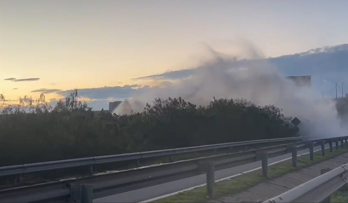 VÍDEO: rompimento de adutora alaga trecho da Rodovia D. Pedro I, em Campinas