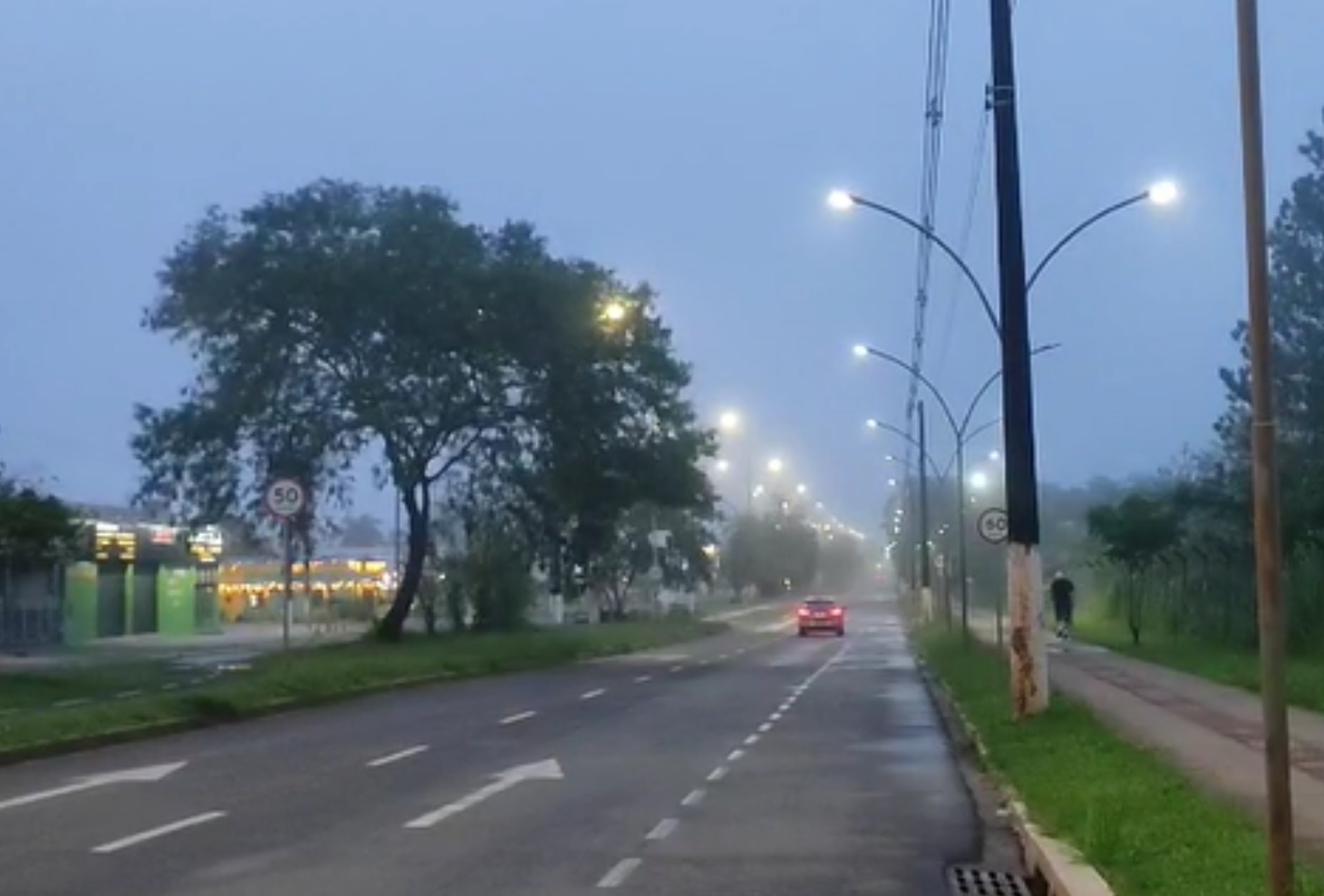 Frente fria avança e provoca alerta de temporais em MS nesta terça-feira