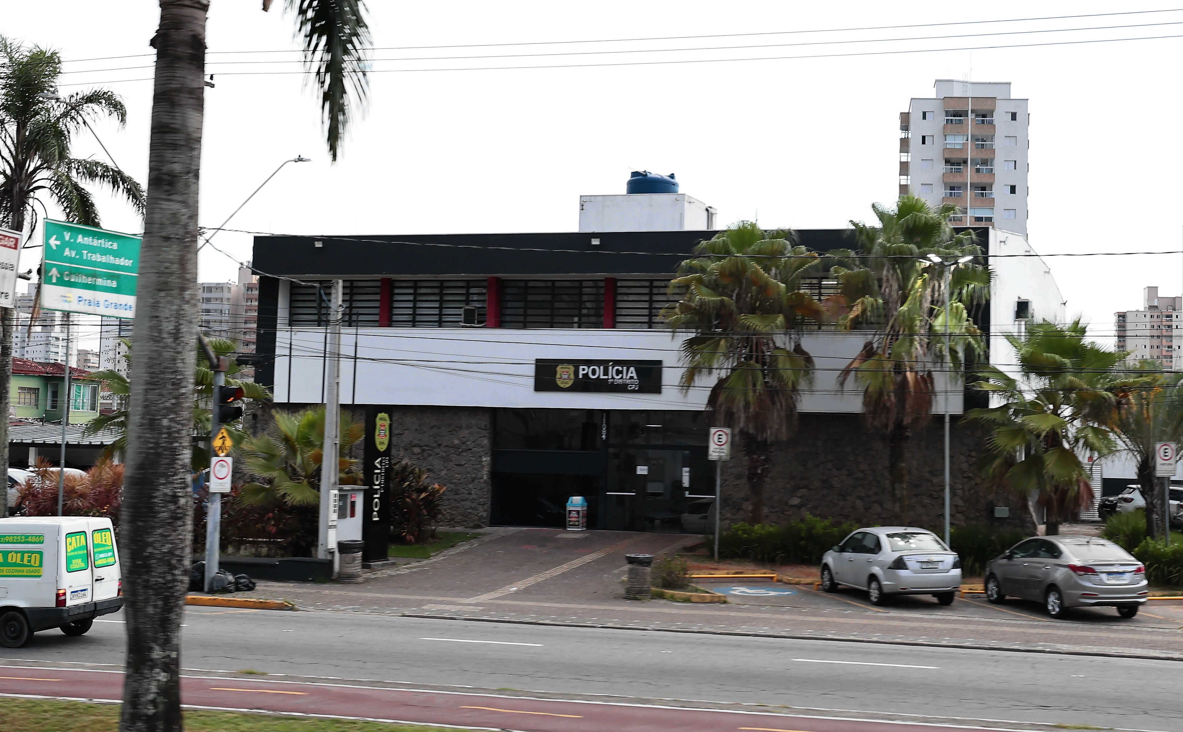 Mulher morre afogada em piscina de prédio no litoral de SP; polícia investiga