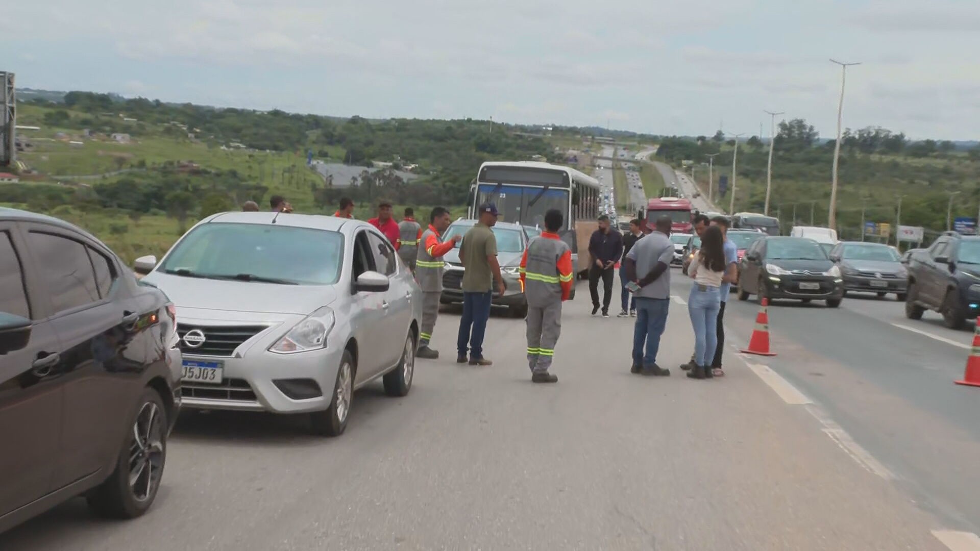 Homem morre atropelado enquanto trabalhava na EPIA, no DF; VÍDEO mostra momento do acidente 