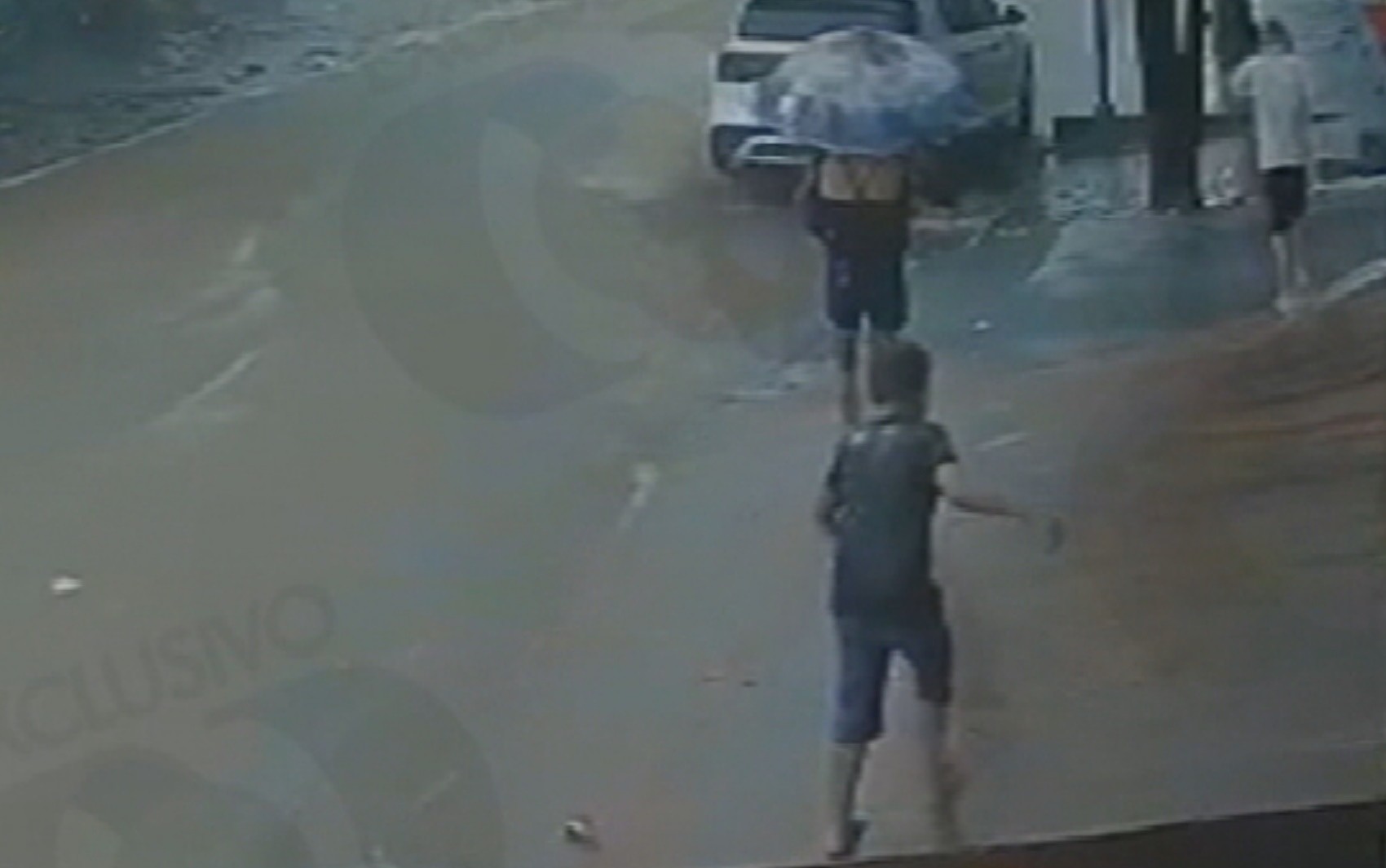 Mecânico que socorreu criança arrastada por enxurrada em Goiânia diz que fez manobras de ressuscitação por 20 minutos