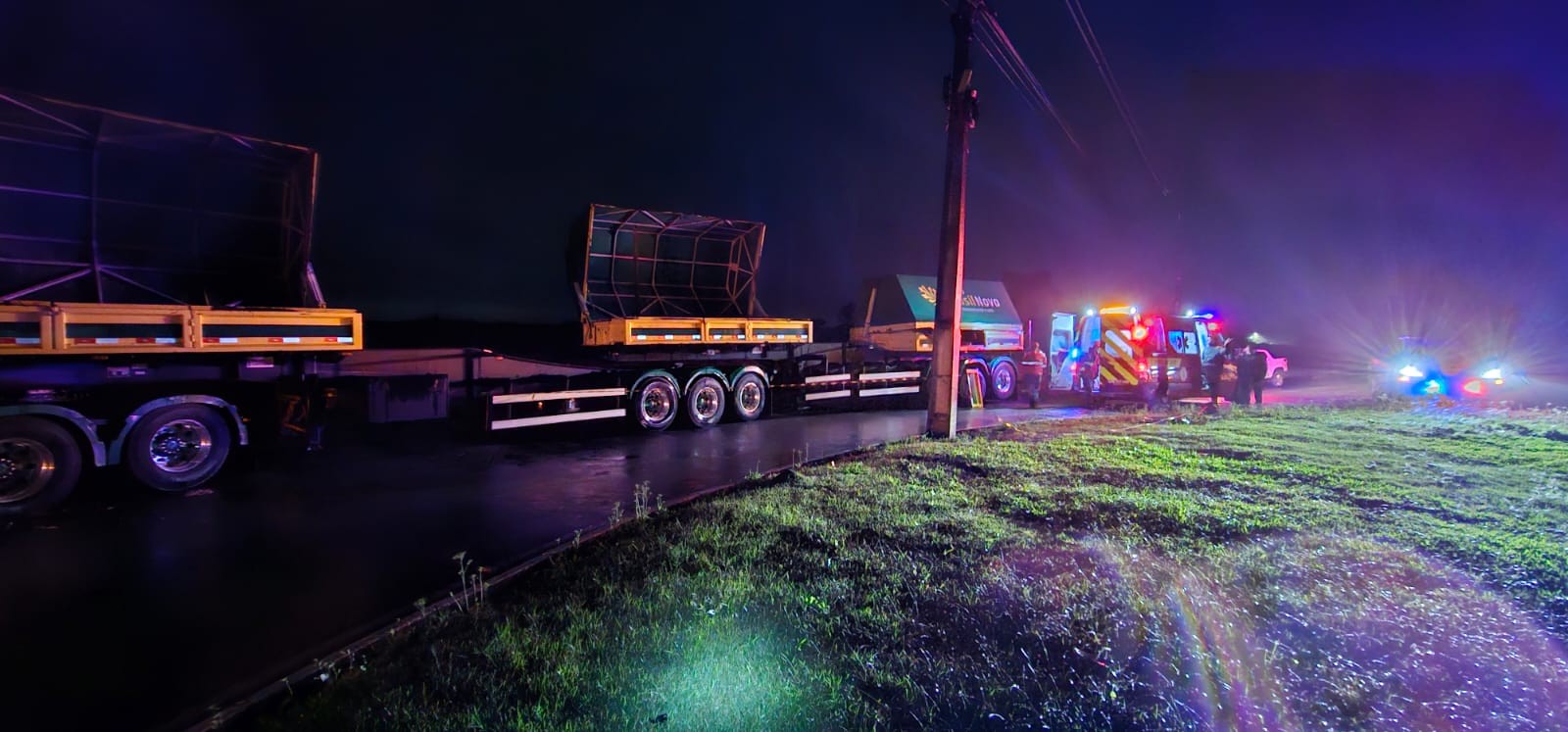 Caminhoneiro é encontrado morto esmagado pela própria carreta após homem estranhar veículo parado em SC