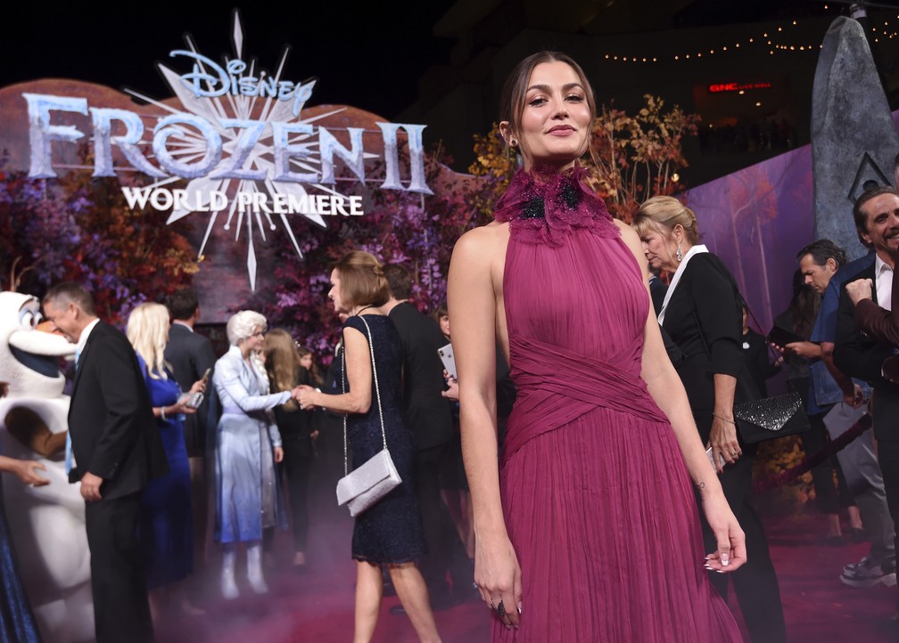 Frozen 2 premiere tickets top