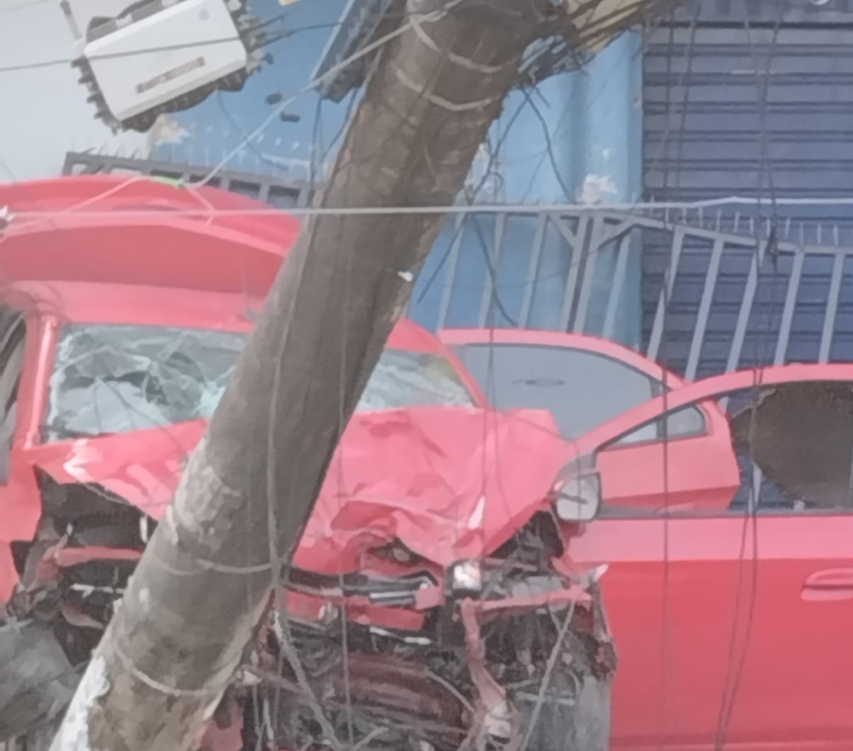 Câmera filma momento em que catador é esmagado em poste por carro em alta velocidade em Salvador; vítima morreu 