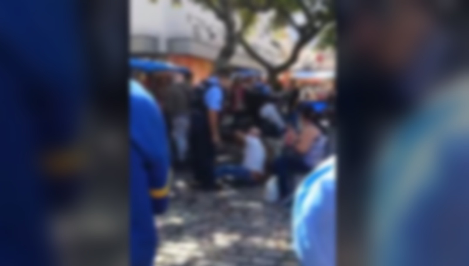 Homem em situação de rua é agredido por guarda em ponto turístico histórico de Florianópolis; VÍDEO