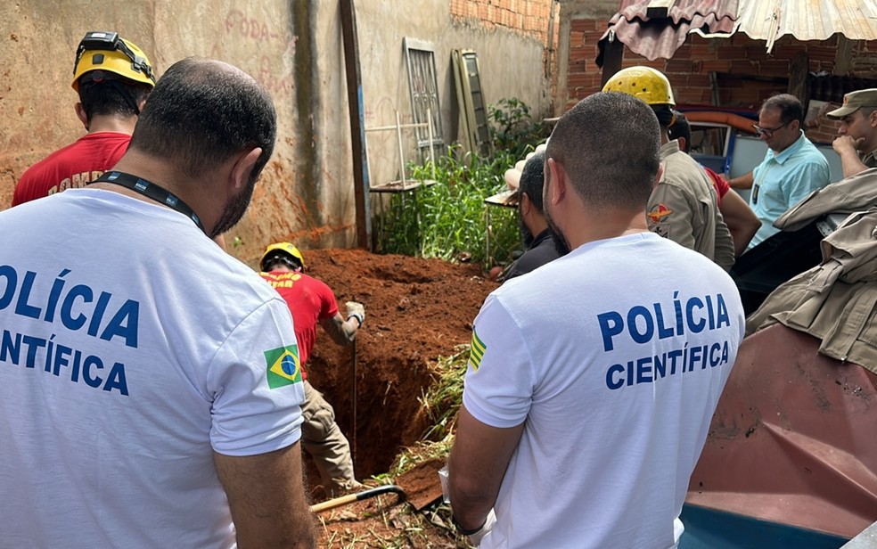 Ela largou o direito para virar mestre de obras após morte do pai pedreiro  - 30/07/2021 - UOL Universa