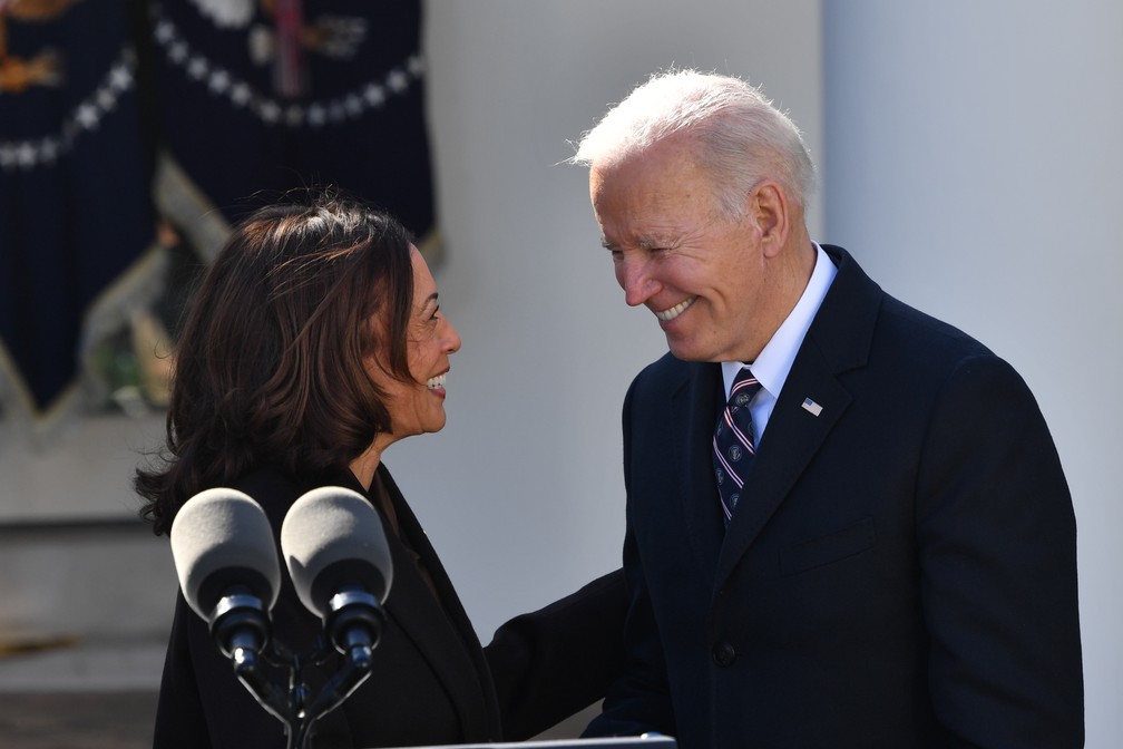 Joe Biden e Kamala Harris em imagem de março de 2022 — Foto: Nicholas Kamm/AFP