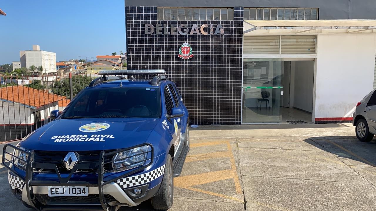 Homem é morto a facadas durante festa julina em Araçariguama