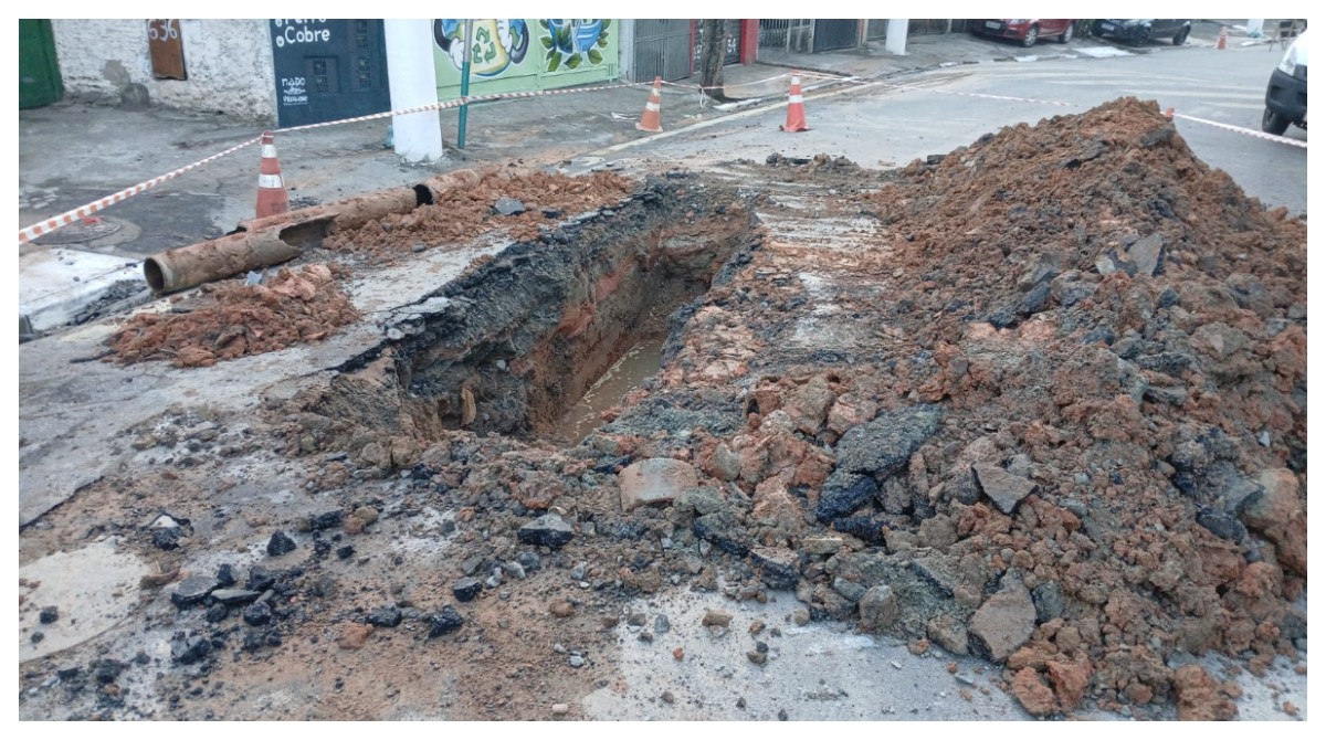 VÍDEO: Vazamentos de água em adutoras e obra da Sabesp alagam ruas em Osasco e interrompem fornecimento