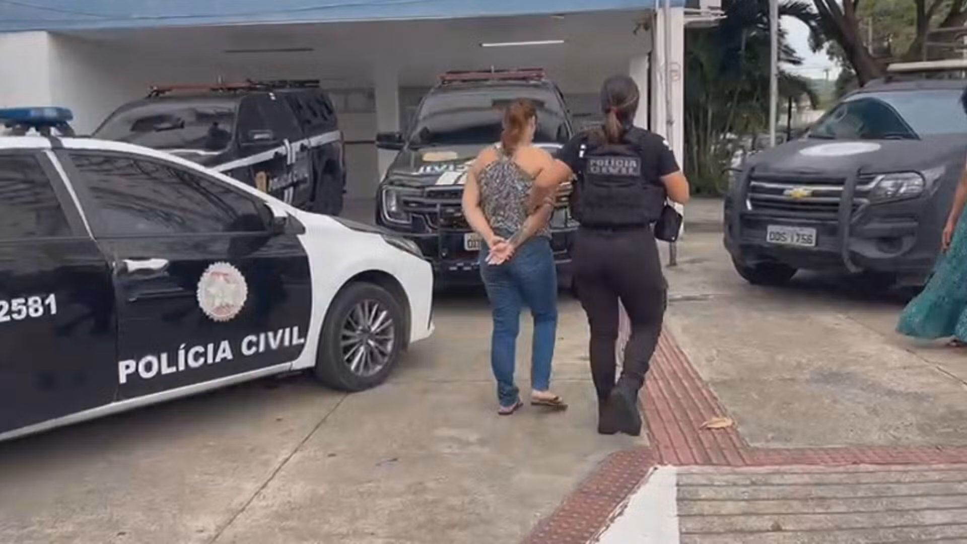 Polícia Civil prende 6 em operação contra esquema de tráfico de fuzis no RJ e em dois estados