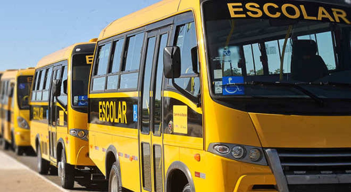 Alunos da rede pública de Maceió ficam sem estudar por falta de transporte escolar