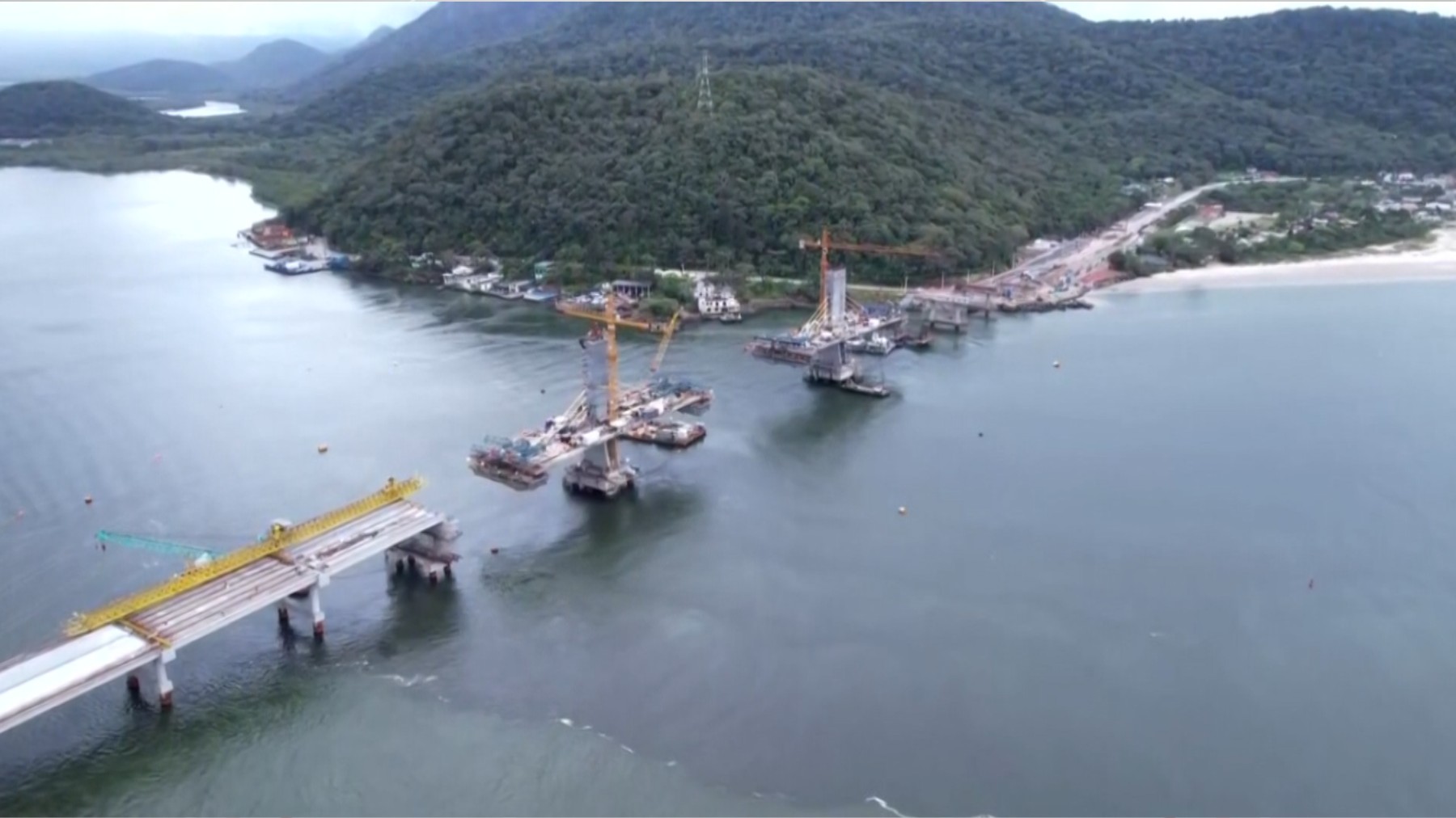 Obras da ponte de Guaratuba chegam a 75%; veja imagens da construção