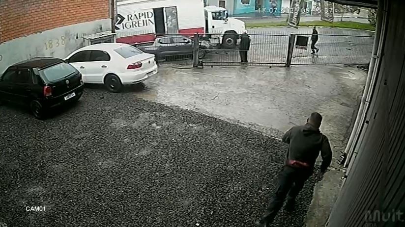 Mecânico morre atropelado por caminhão após conserto em Novo Hamburgo; VÍDEO