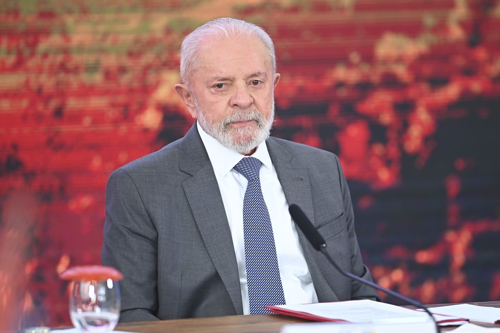 Presidente Lula durante reunião. — Foto: TON MOLINA/FOTOARENA/FOTOARENA/ESTADÃO CONTEÚDO