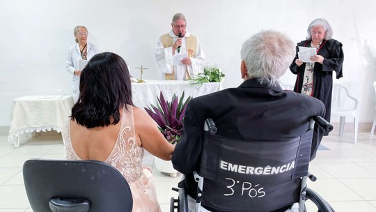 Paciente terminal realiza sonho e se casa em hospital - Foto: (Felipe Martins/ HGF/ Divulgação)