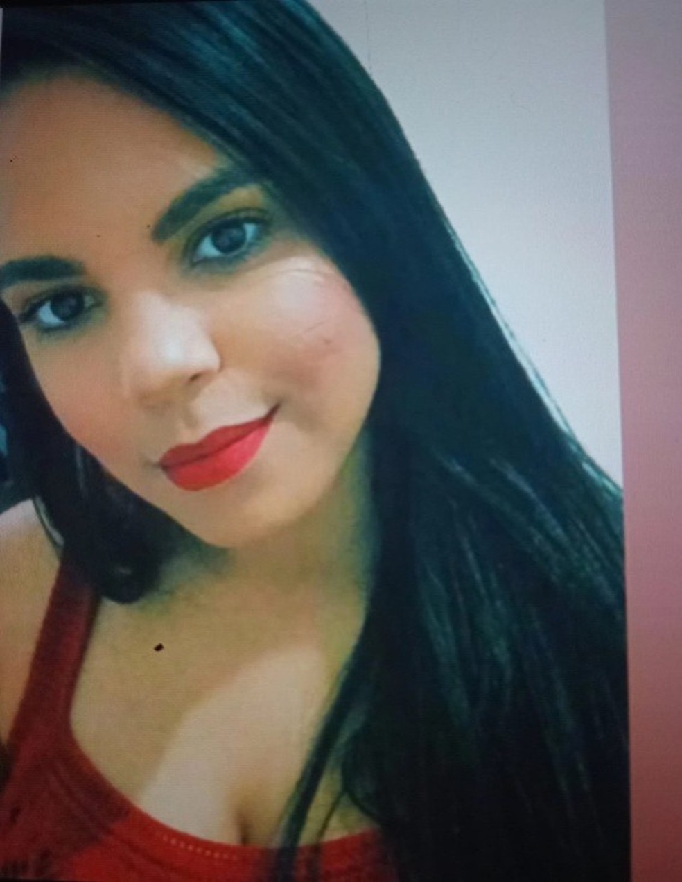 Victória Lorrane de Oliveira, de 29 anos, foi atropelada por uma carro no sábado (1º) na Zona Leste de Teresina — Foto: Arquivo pessoal