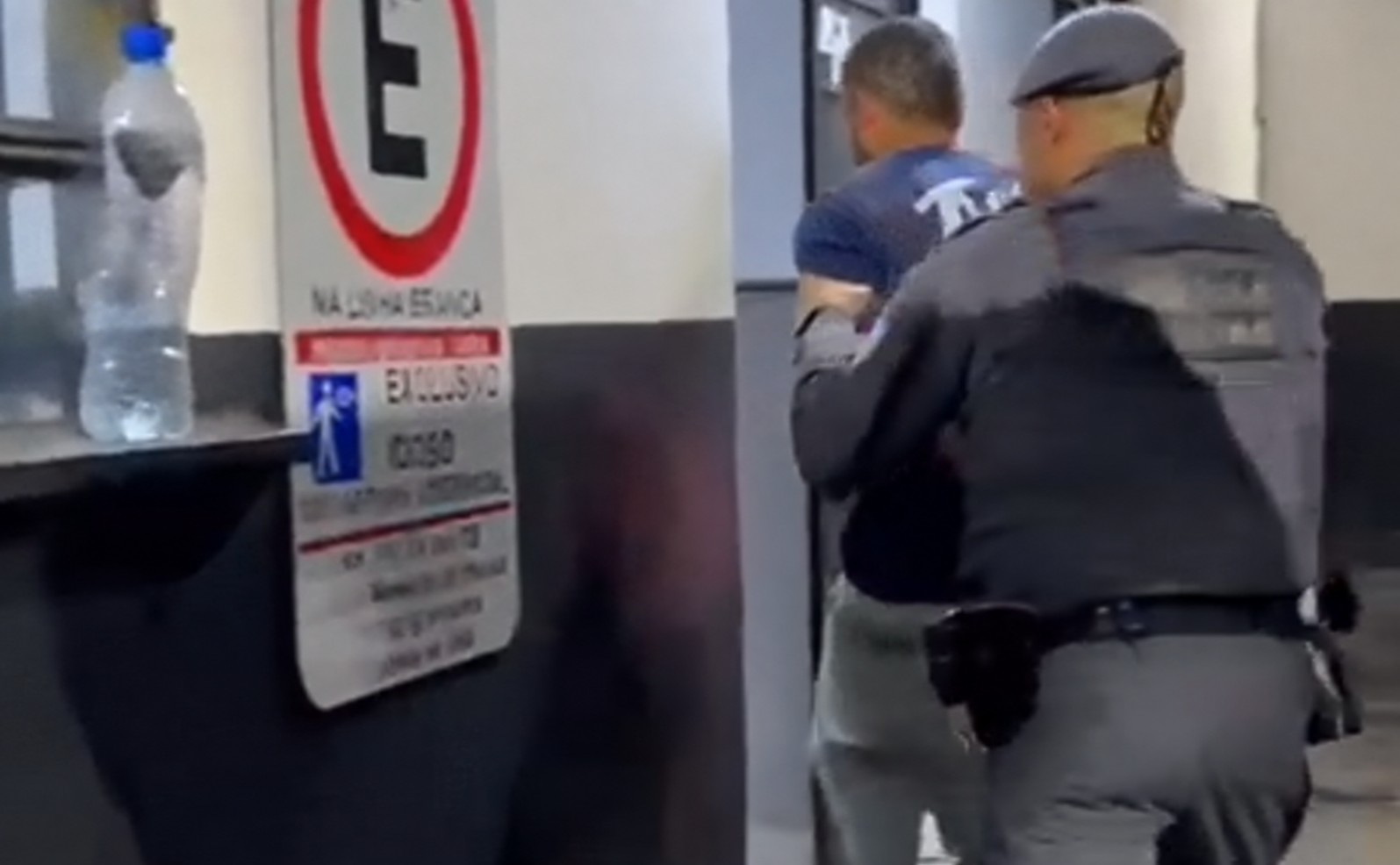 Homem é preso suspeito de asfixiar e ameaçar de morte a companheira de 19 anos em Suzano