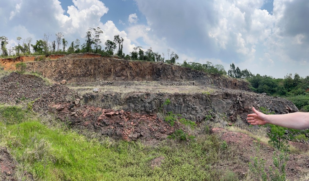 Rocha foi encontrada em mineradora em Marilândia do Sul — Foto: Arquivo Pessoal/Marcell Leonard Besser