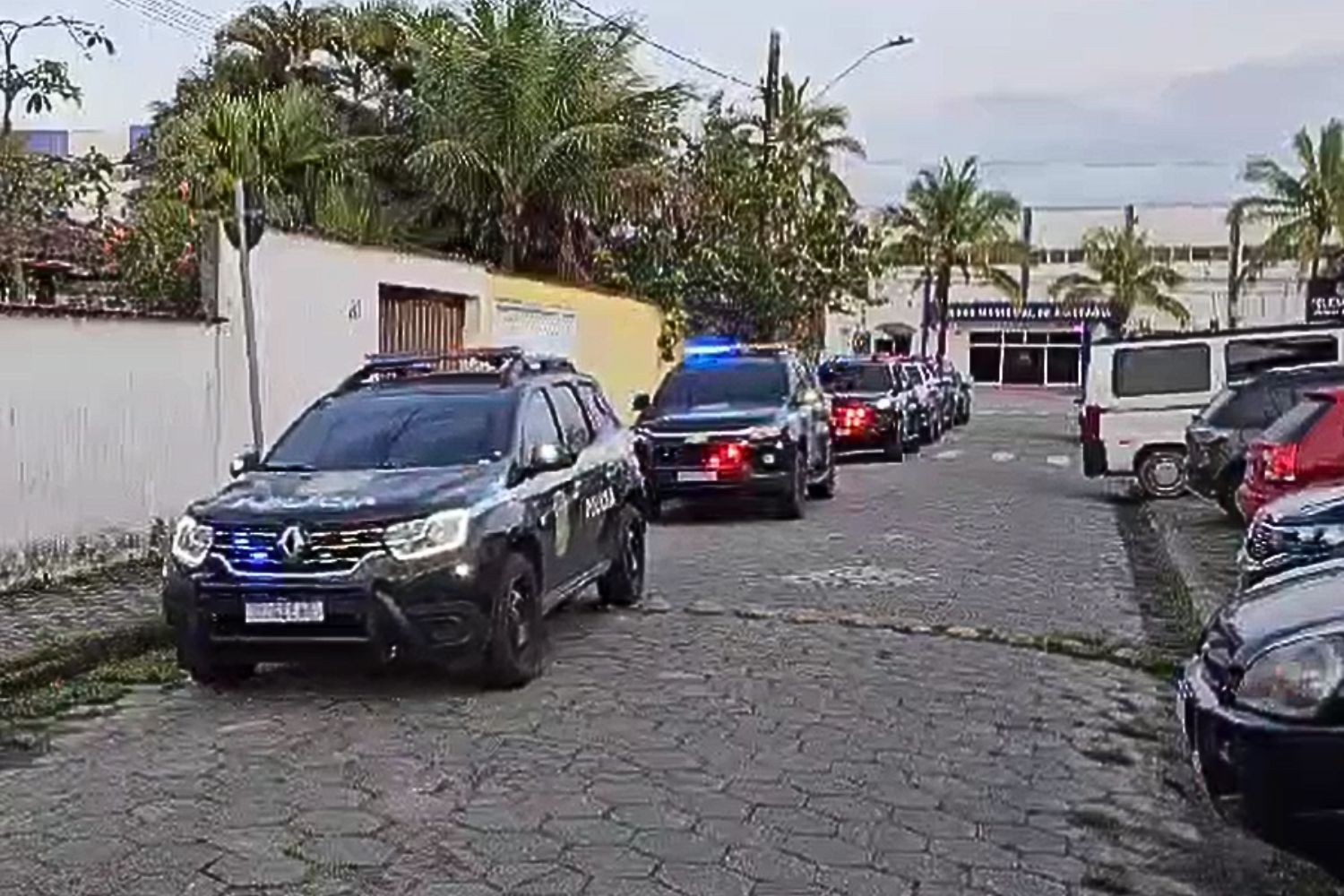 Polícia Civil realiza 2ª fase de operação sobre supostos crimes cometidos por guardas municipais de Mongaguá; VÍDEO