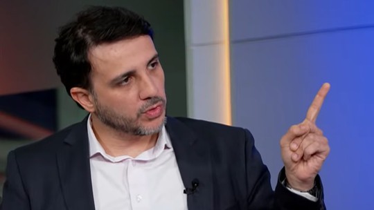 Renan Santos aciona TSE contra aumento no Bolsa Família