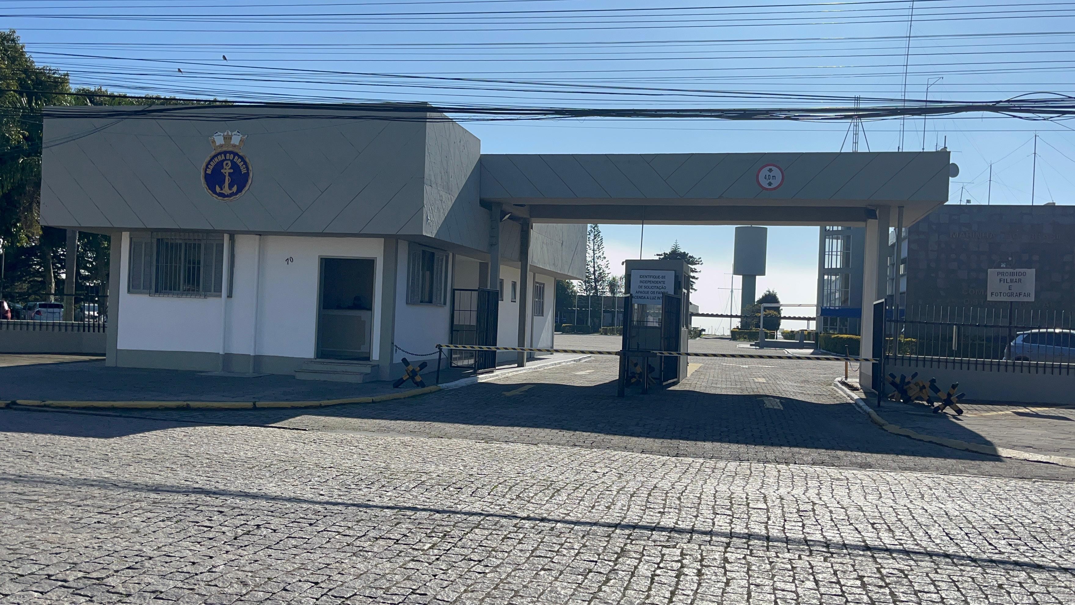 Dois homens morrem e outros dois desaparecem após embarcação naufragar em São José do Norte, dizem bombeiros