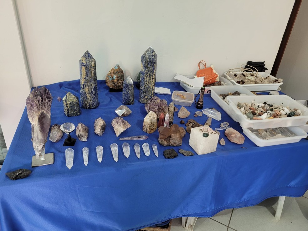Cristais de quartzo apreendidos em um dos locais vistoriados pela PF — Foto: PF/Divulgação