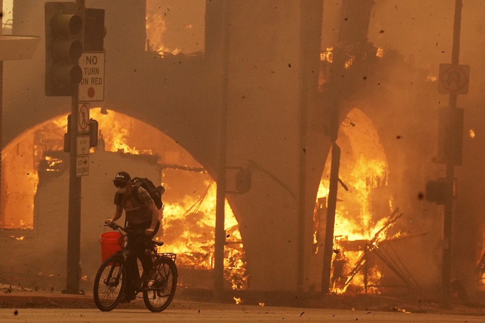 Antes e depois em FOTOS: o pior incêndio da história de Los Angeles | G1