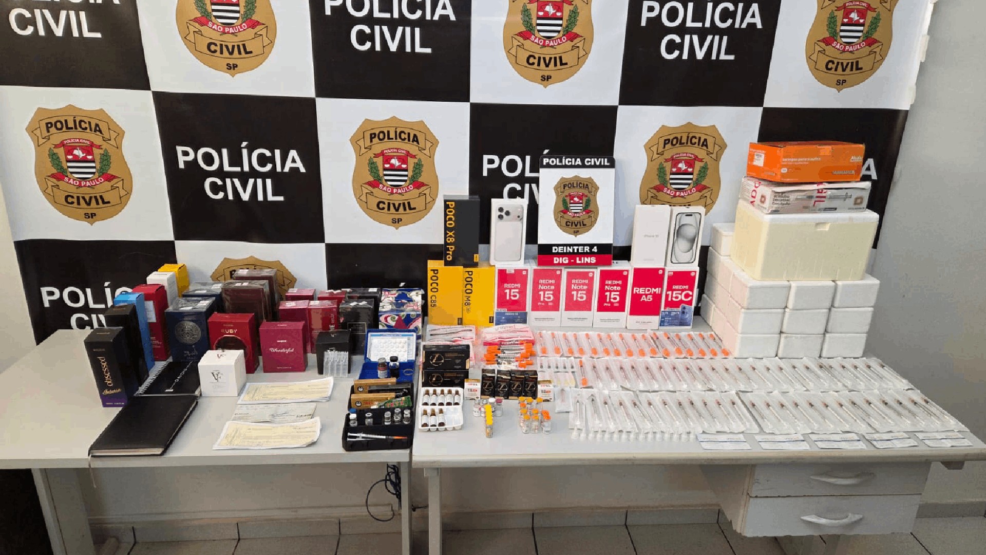 Casal é preso suspeito de vender remédios emagrecedores proibidos e anabolizantes em Lins 