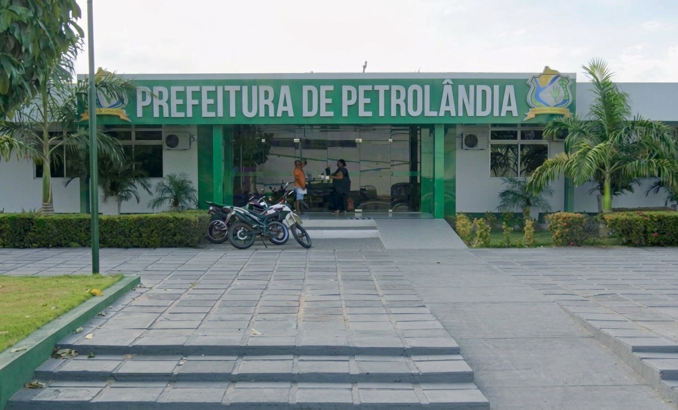 MPPE recomenda exoneração de filho e irmã de prefeito de Petrolândia por suspeita de nepotismo