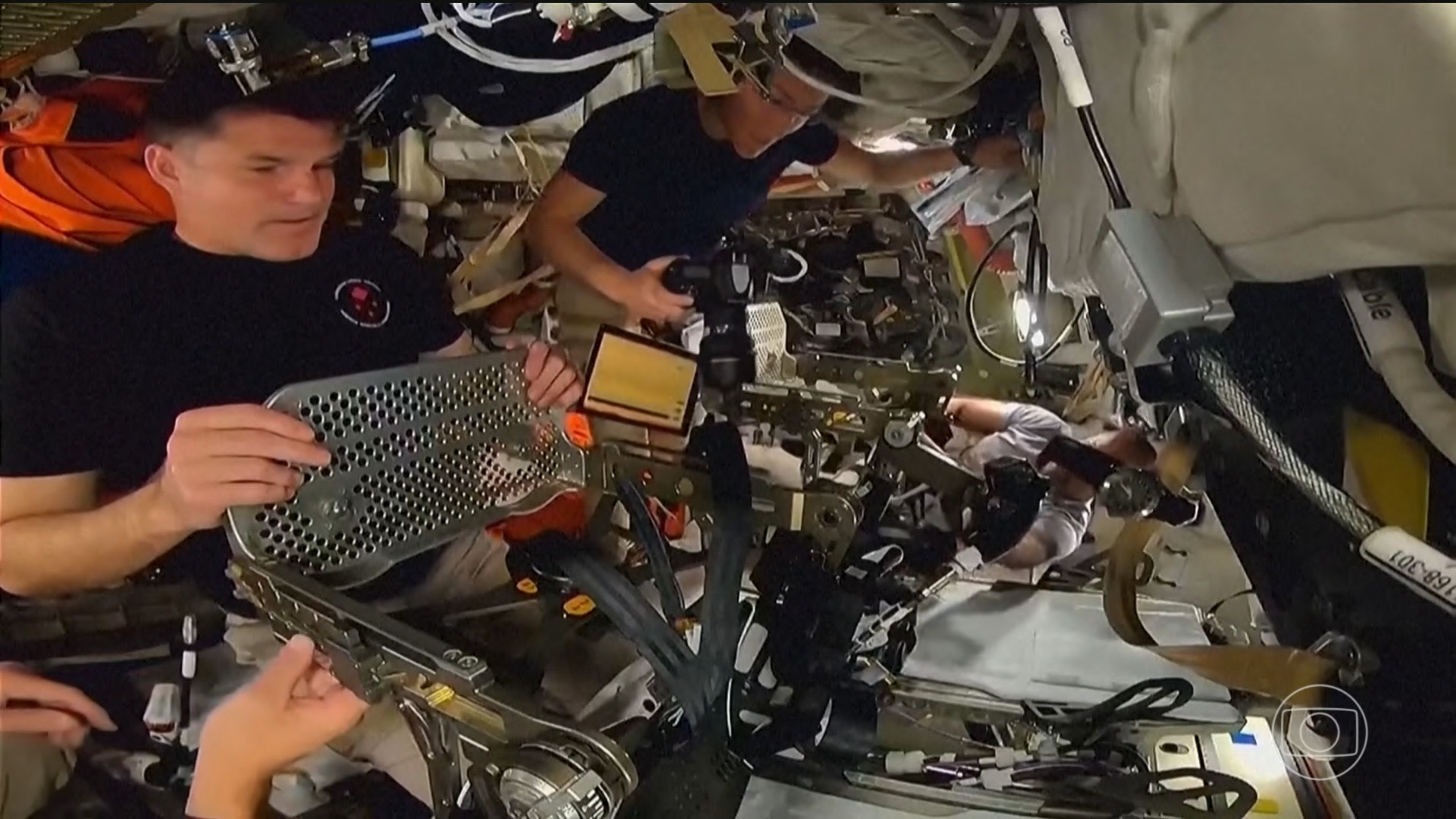 Astronautas da Artemis realizam experiências que vão ajudar nas próximas viagens espaciais