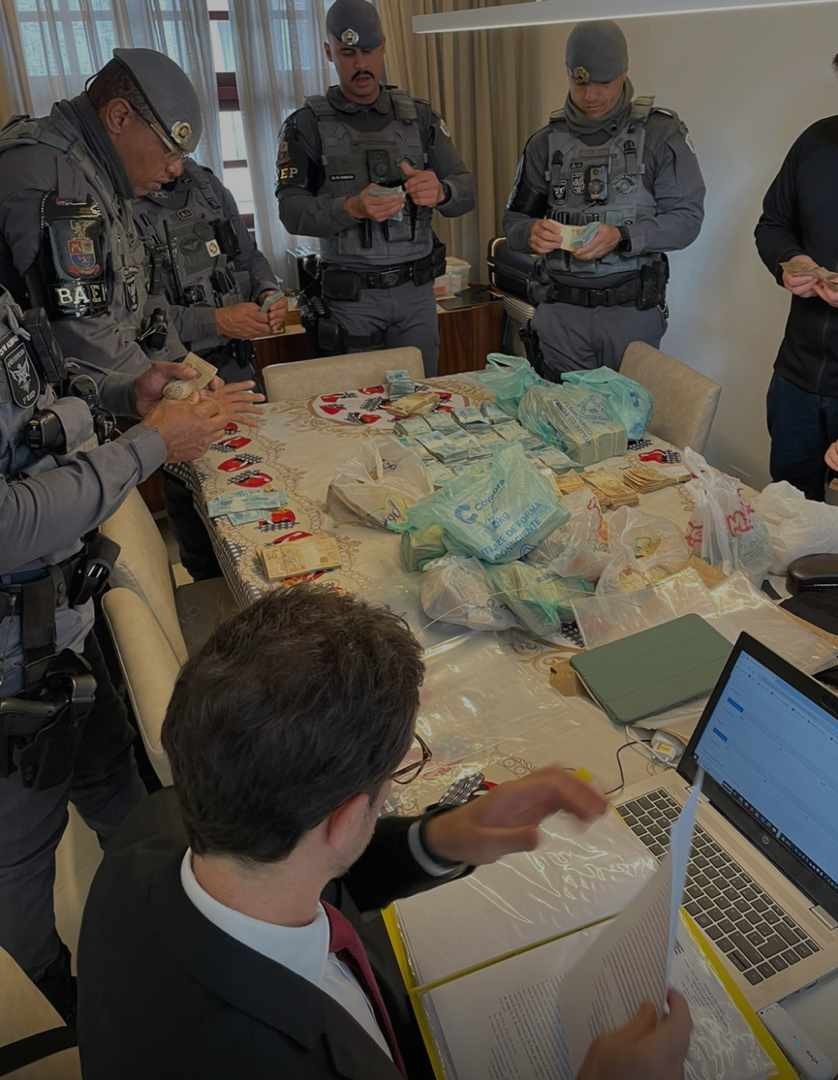 TJ-SP aposenta compulsoriamente juiz que guardava R$ 1,7 milhão no sótão de casa e era investigado por venda de sentença