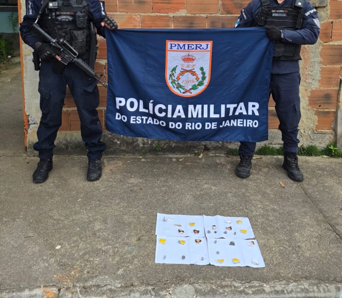 Polícia prende jovem foragido com drogas após tentativa de fuga em Paraíba do Sul