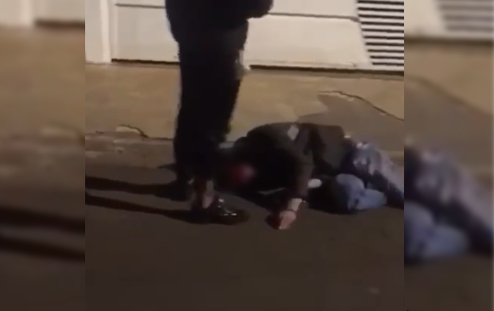 Polícia investiga vídeos de agressão contra jovem em Iacanga, que circulam nas redes sociais — Foto: Arquivo pessoal
