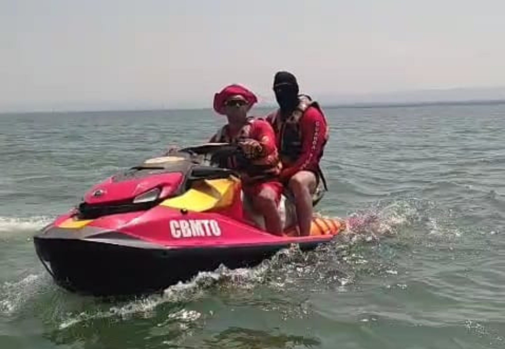 Bombeiros retomam buscas por homem desaparecido após barco afundar no Lago de Palmas