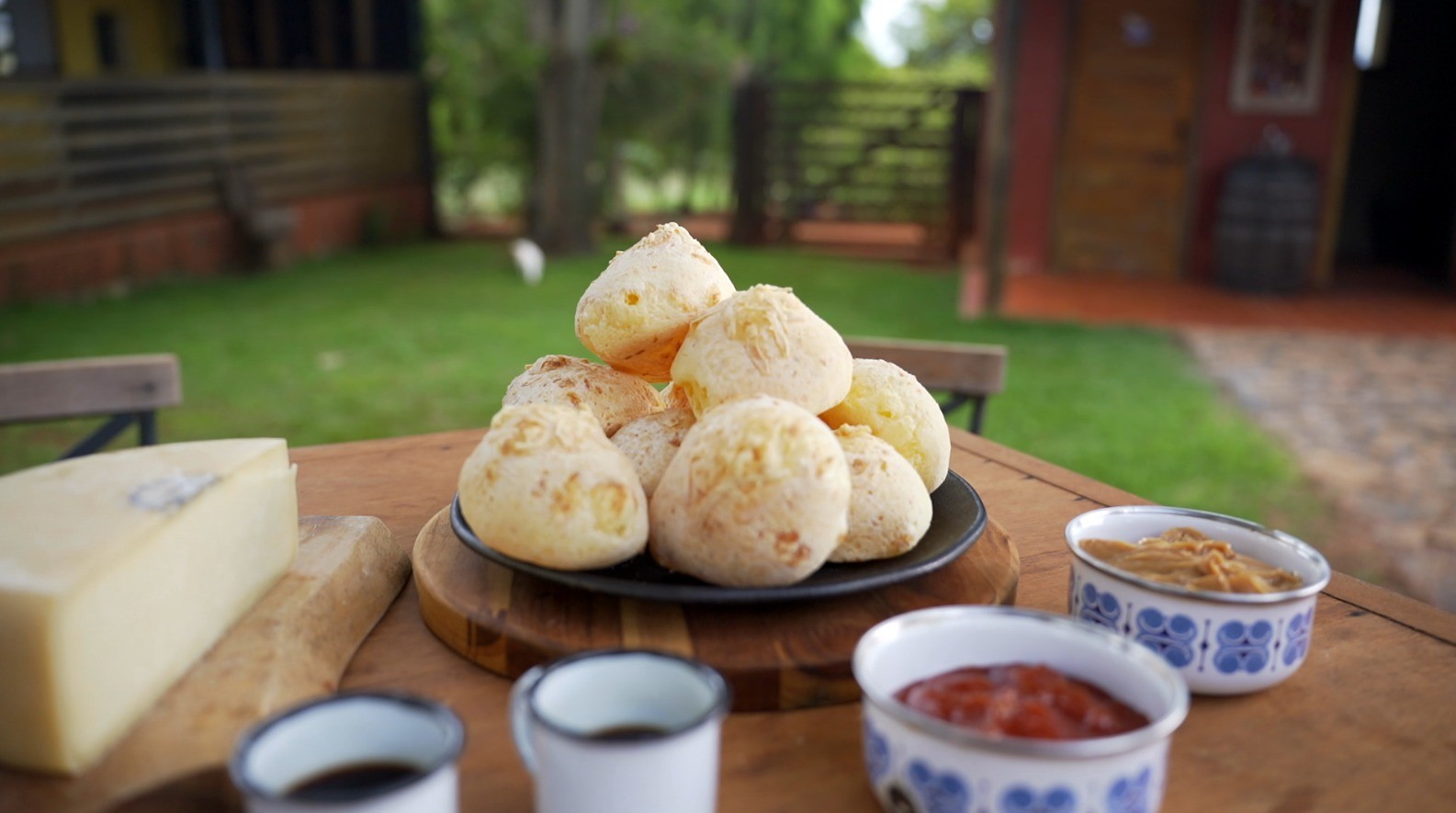 Hora do Rancho ensina preparo de pão de queijo mineiro