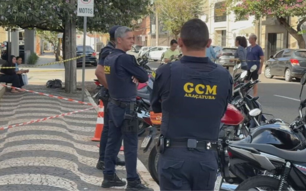 Crime ocorreu ao lado da Praça Rui Barbosa em Araçatuba (SP) — Foto: Reprodução / TV TEM