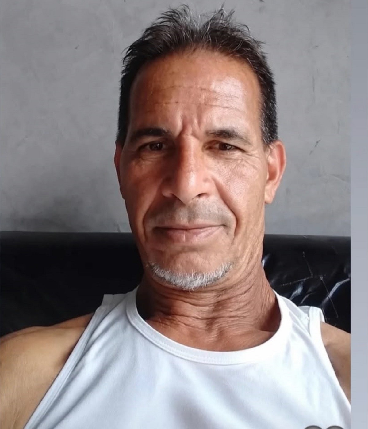 Homem morre após cair de telhado durante serviço em Juiz de Fora