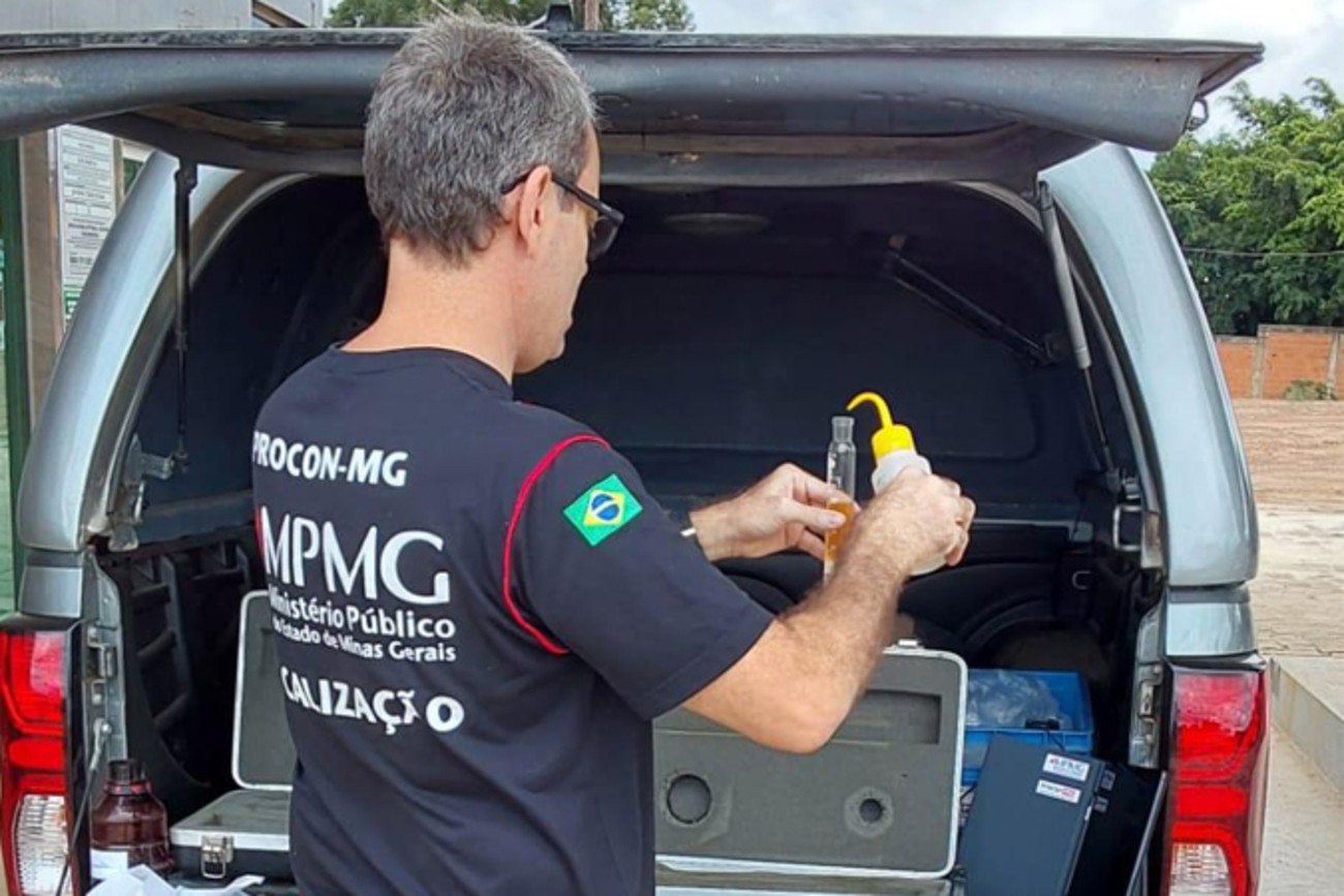 Dez postos de combustível são autuados durante fiscalização do MPMG no Norte de MG